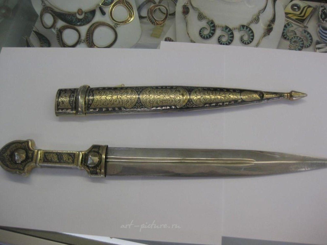 Русское серебро , Русский ниеллированный серебряный кавказский кинжал Уртаева 36 см