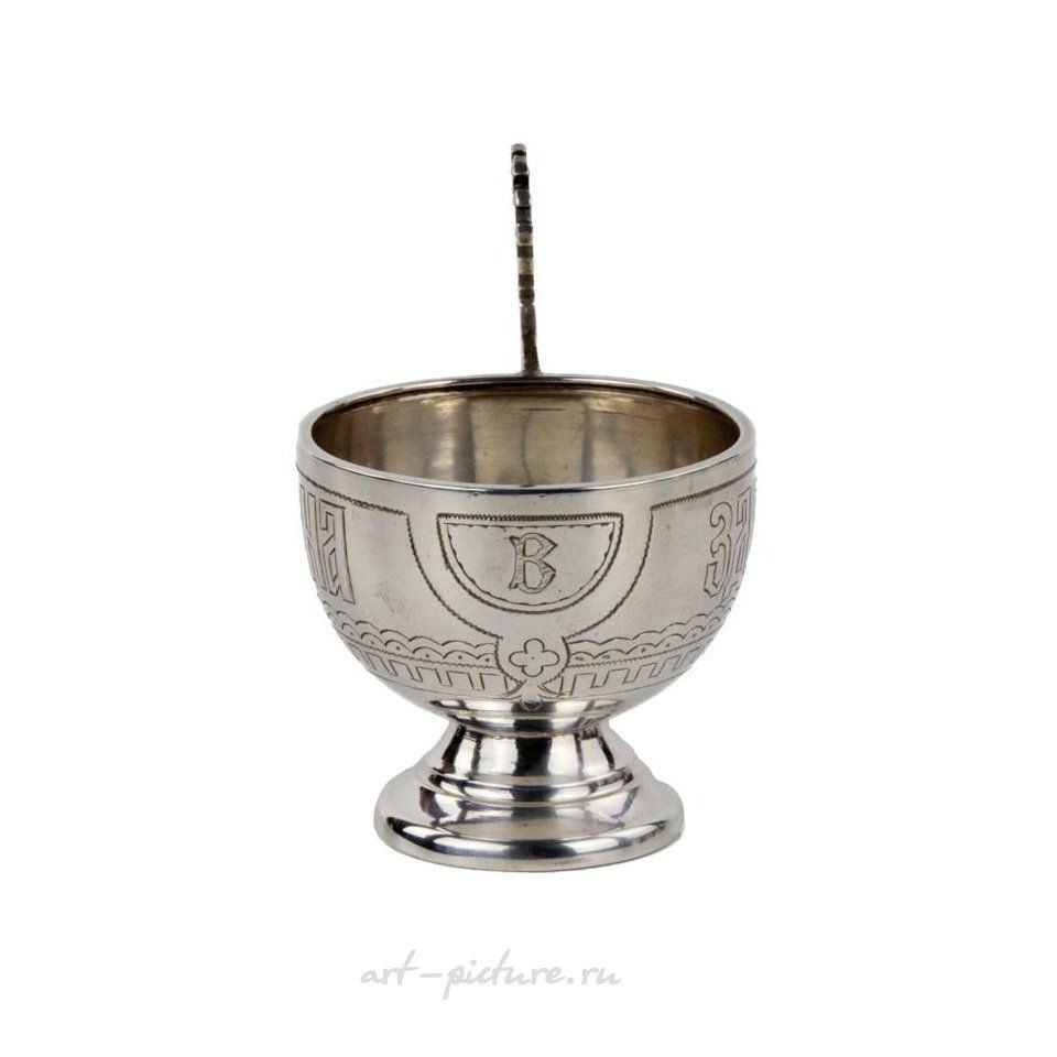 Русское серебро , Элегантный серебряный водочный набор в неорусском стиле