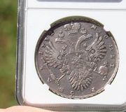 Русская серебряная монета Анны Иоанновны 1732 года, сертифицированная NGC...