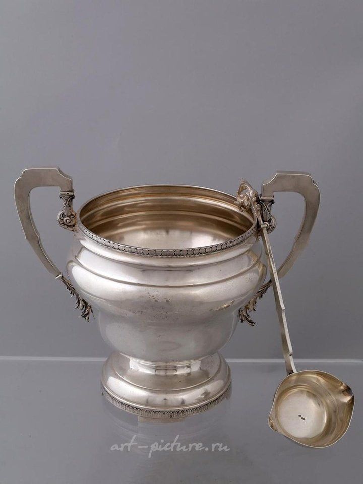 Русское серебро , Русский серебряный комплект для пунша, состоящий из чаши и черпака