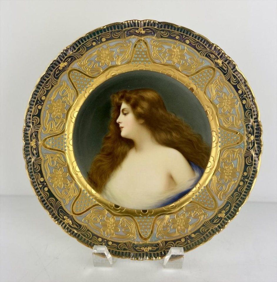 Royal Vienna , Фарфоровая тарелка с подписью Вагнера, 1900 год
