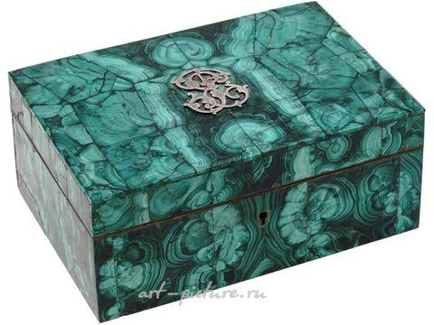 Русское серебро, Античная русская фигурная золоченая бронзовая шкатулка с малахитом