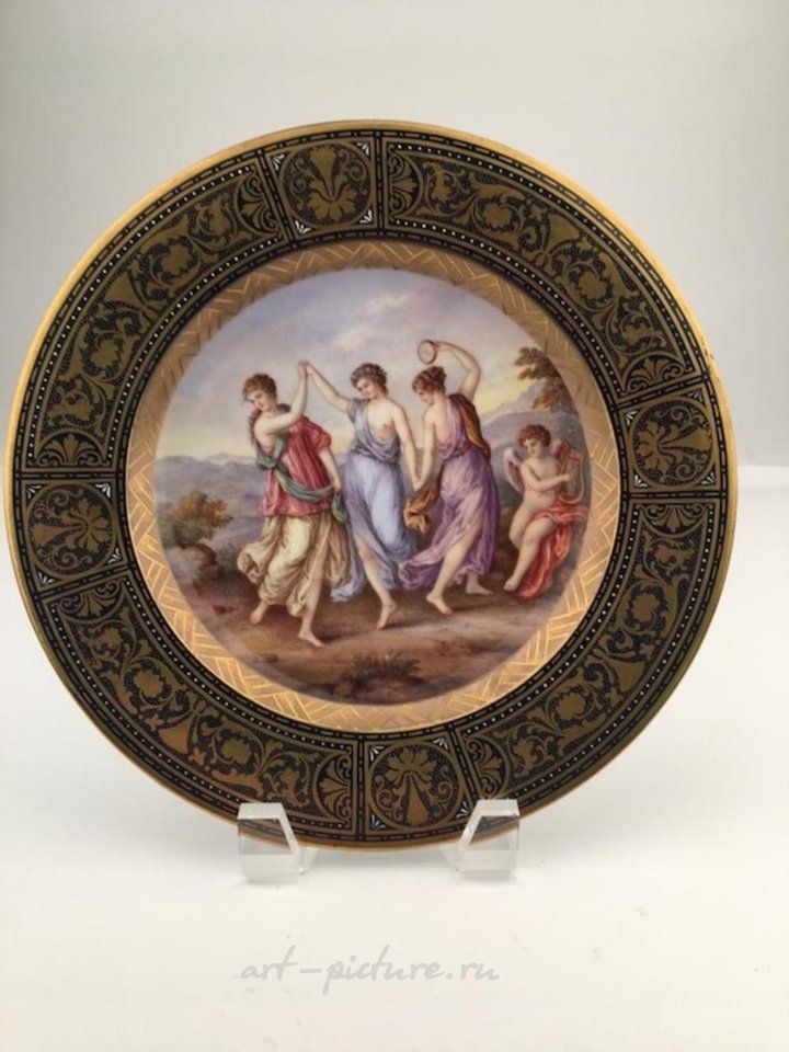 Royal Vienna Porcelain , Royal Vienna cabinet plate with a gold enamel boarder