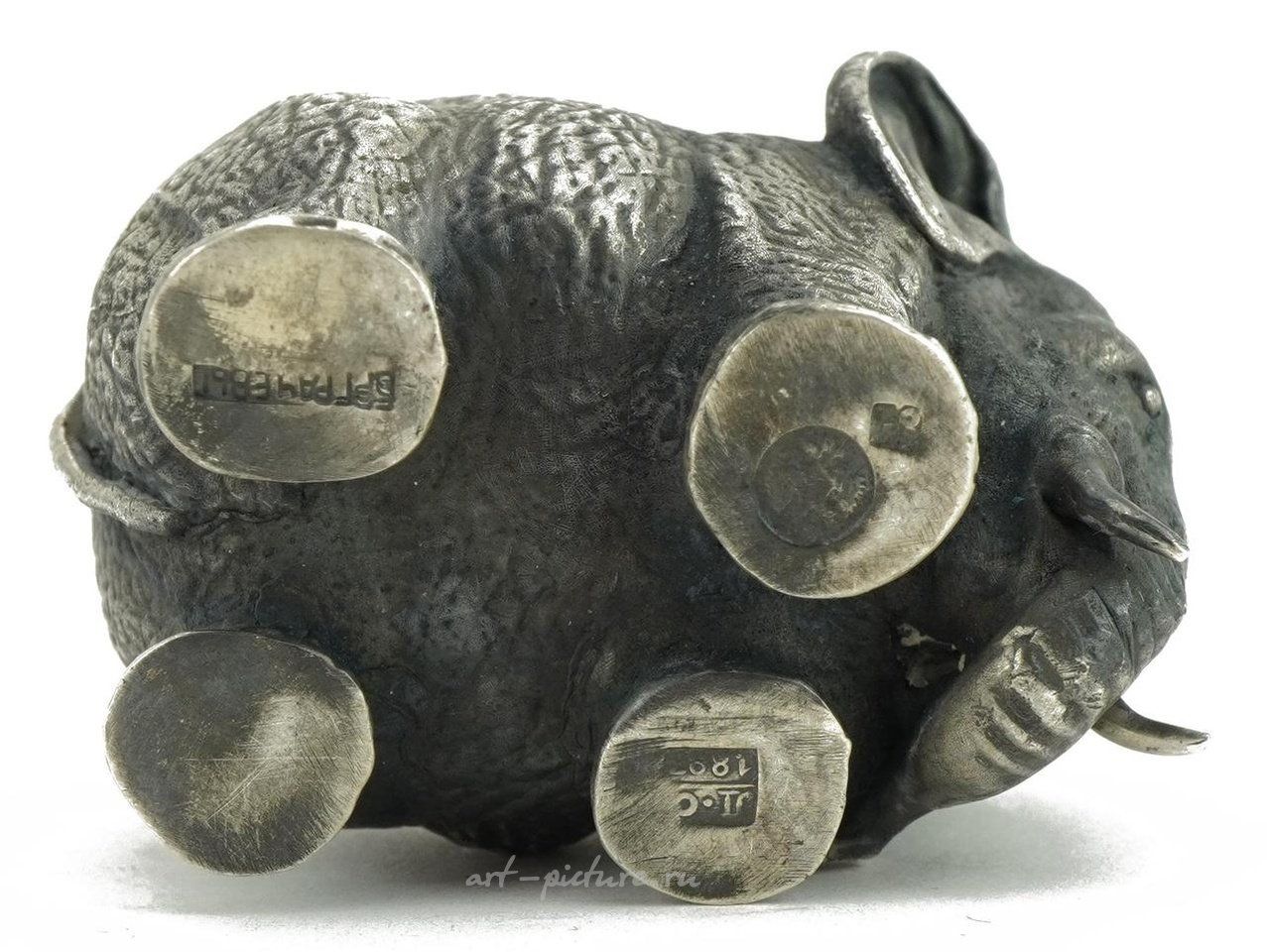 Русское серебро , Тяжелая серебряная открытая солонка в форме слона