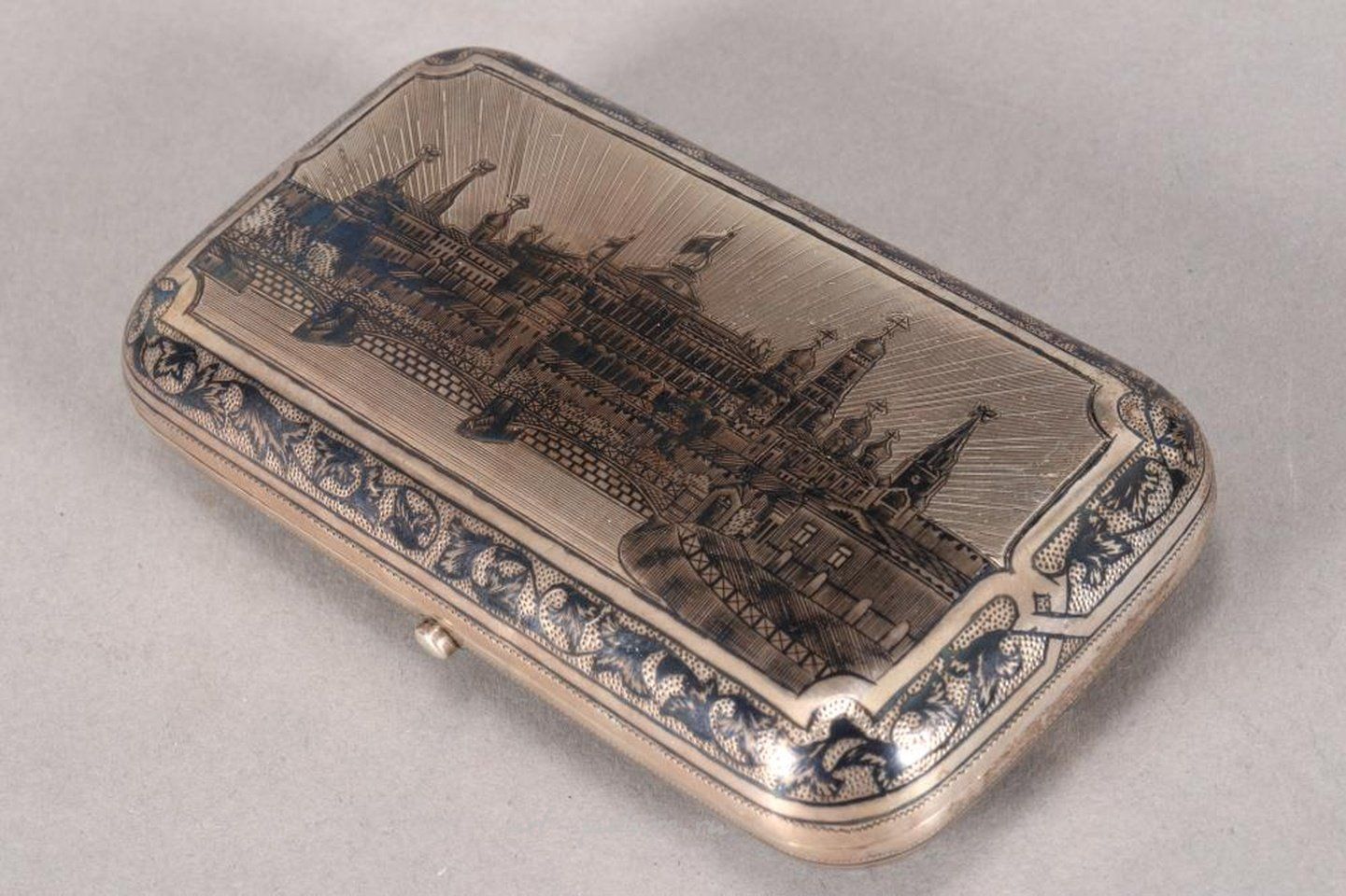 Русское серебро , Русская серебряная ниелловая табакерка XIX века