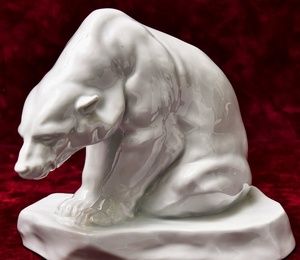 Porcelain figurine "White Medveda Na Ice", Fabrika Norend (Herehd)