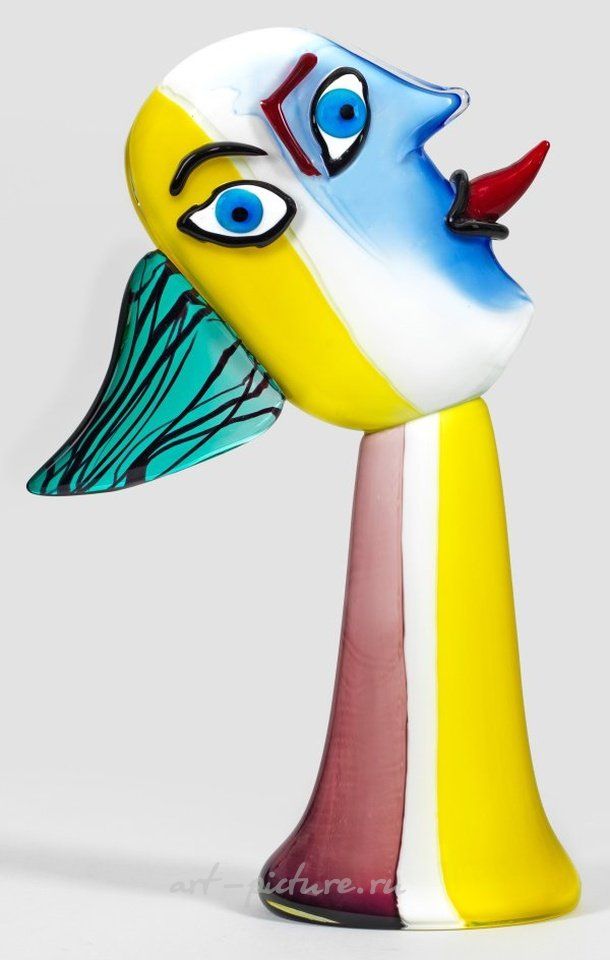 Murano glass sculpture with head in the style of Pablo Picasso.