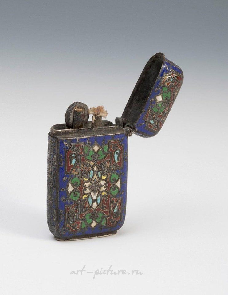 Русское серебро , Зажигалка. Россия, ок. 1900 г. Металл, серебро и эмаль