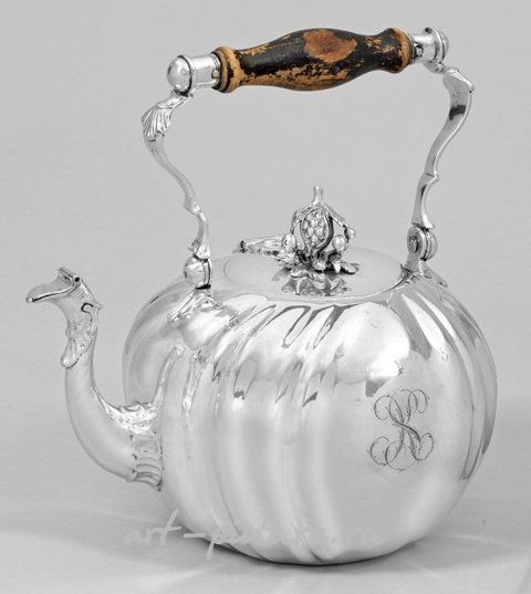 Великий чайник Рококо: немецкое серебро, мастер Якоб Вильгельм Кольб, 1771-1773 гг.