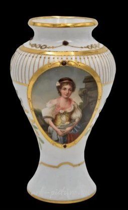 Royal Vienna,  {obj.name}}