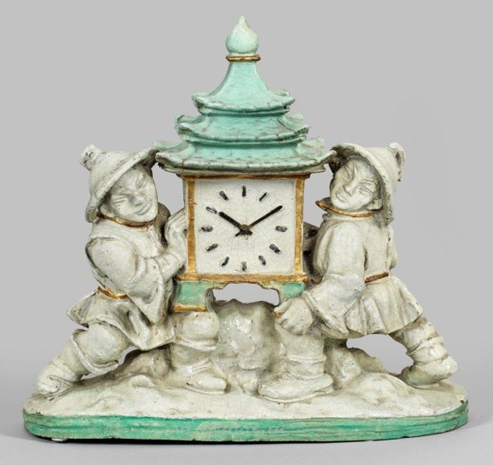 Art Deco table clock with two Chinese figures