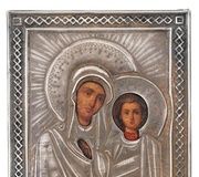 Антикварная русская икона Богородицы Казанской в окладе