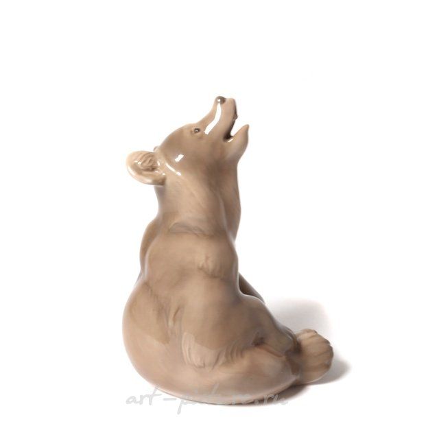 The translation of the text is:
"PORCELAIN FIGURE 'BEAR'. BING GRONDAHL, RRR"