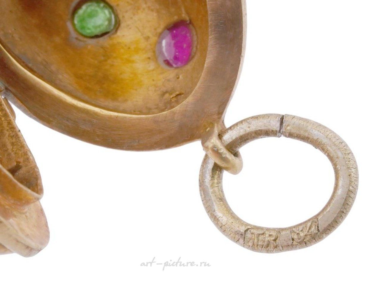 Русское серебро , Русская серебряная подвеска-медальон в форме яйца с позолотой и драгоценными камнями