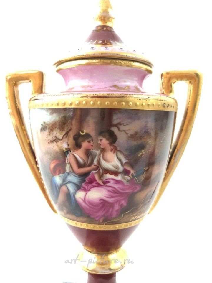 Royal Vienna , Королевские вазы из Вены с золотым декором