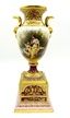 Урна из фарфора 19 века с ручной росписью и золотыми узорами из Royal Vienna
