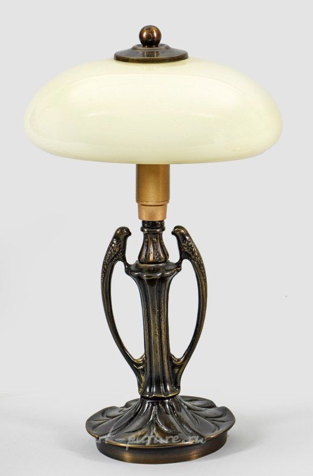 Small table lamp in the Art Nouveau style