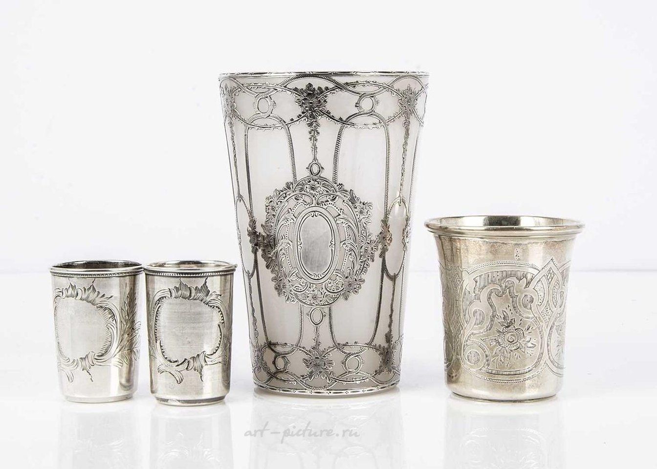 Русское серебро , Русский стеклянный стакан начала 20 века из матового стекла с серебряной оправой
