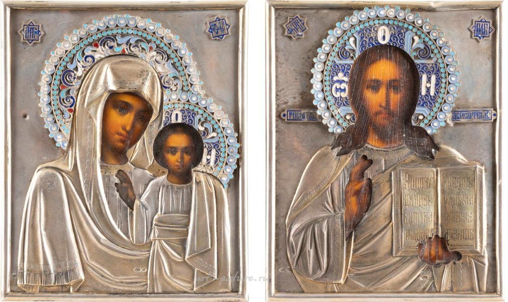 Русское серебро , Пара небольших свадебных икон, изображающих Христа Пантократора и Казанскую Божию Матерь