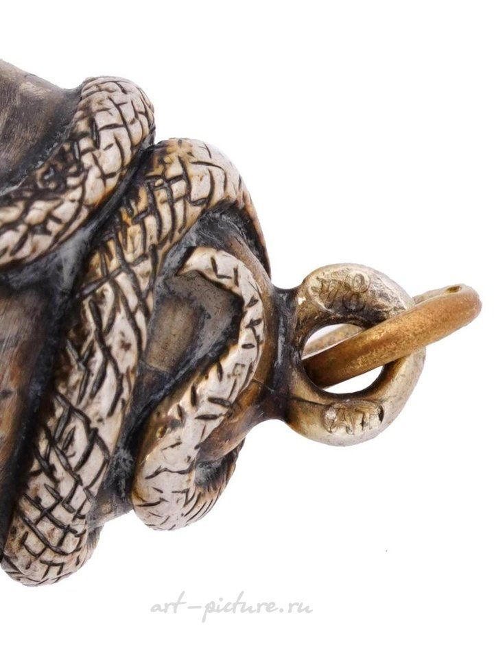 Русское серебро , Серебряная подвеска с изображением змеи и рубинами