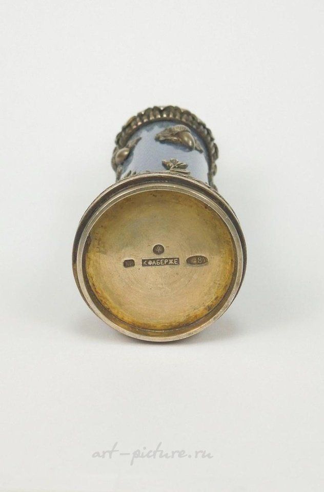 Русское серебро , Серебряная ручка для трости  Фаберже с гильошированной эмалью и драгоценными камнями