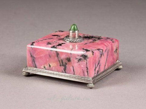 Русское серебро, СЕРЕБРЯНАЯ ШКАТУЛКА С РОДОНИТОМ В ОБРАМЛЕНИИ