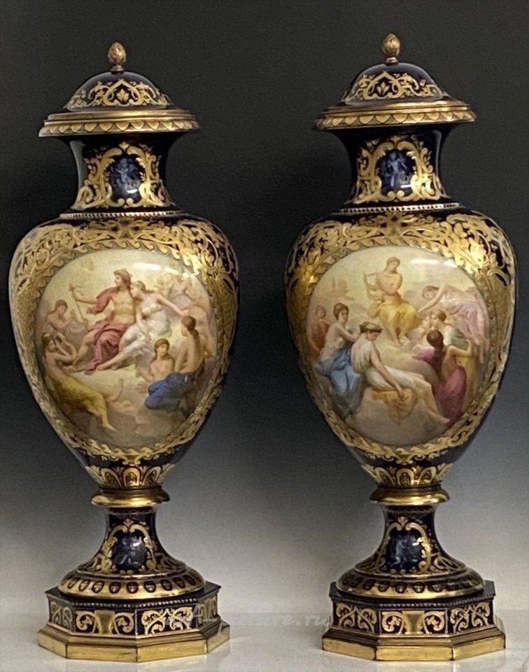 Royal Vienna Porcelain , A PALATIAL PAIR OF ROYAL VIENNA VASES AND COVERS