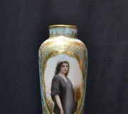 Фарфоровая ваза "Рут" из Королевской Вены XIX века