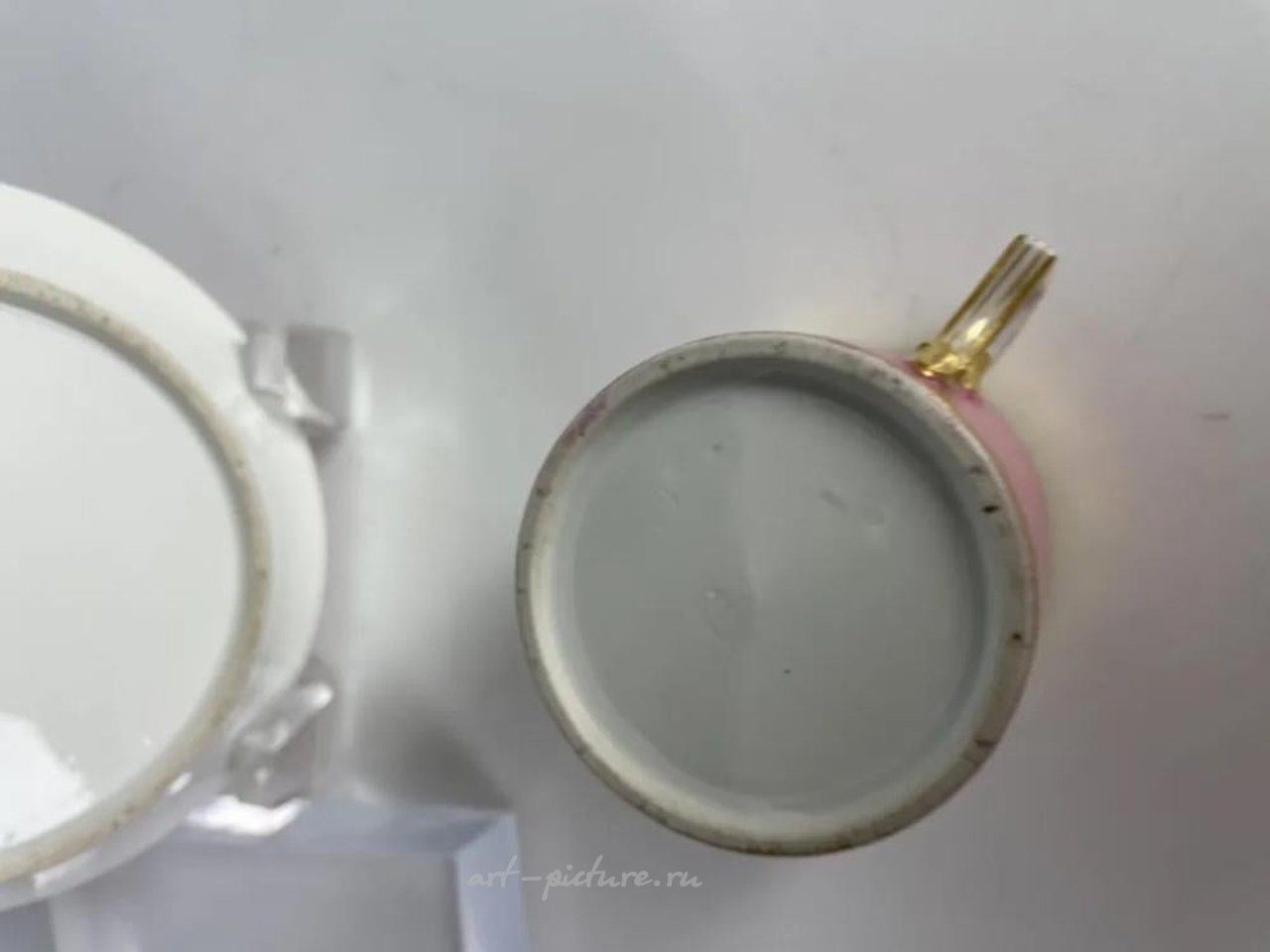 Royal Vienna Porcelain , A MAGNIFICENT IMPERIAL ROYAL VIENNA CUP AND SAUCER