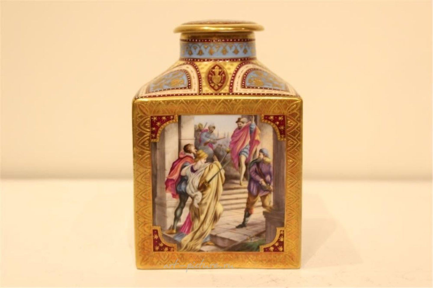 Royal Vienna Porcelain , Fine Vienna Tea Caddy in Perfect Condition