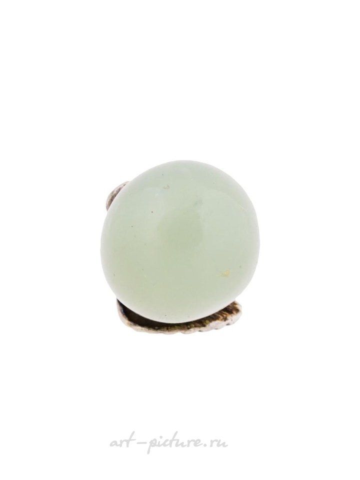 Русское серебро , Подвеска-пасхальное яйцо из российского позолоченного серебра 88 пробы с нефритовой резьбой ручной работы.