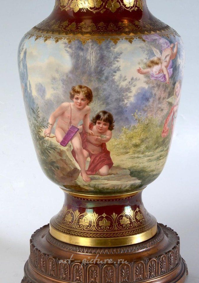 Royal Vienna , Фигурная лампа ''Роял Вена'' из литой бронзы с порцелановой вазой