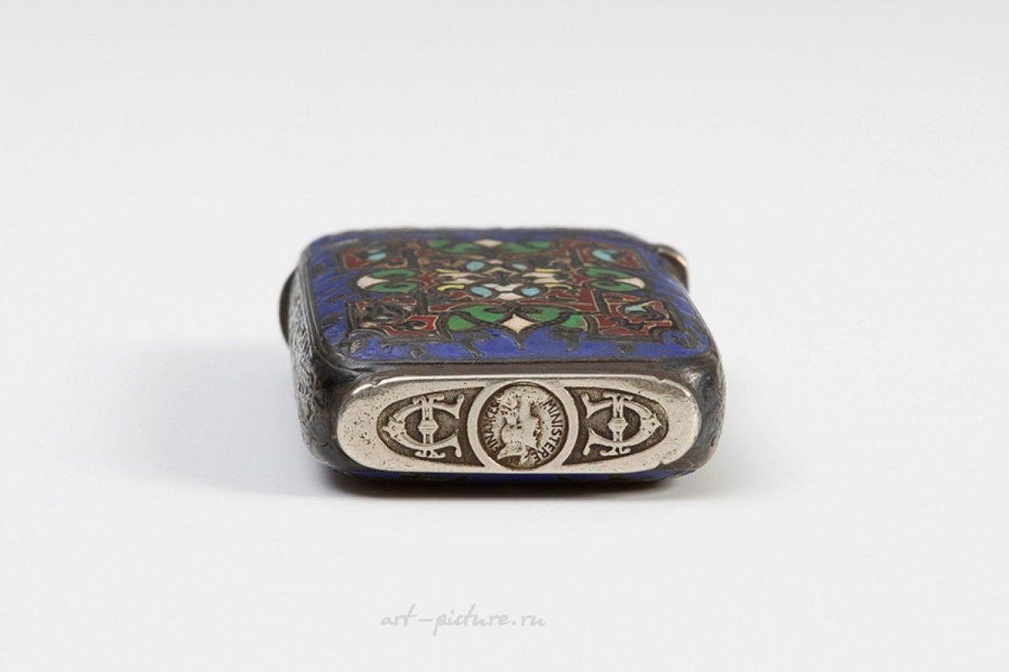 Русское серебро , Зажигалка. Россия, ок. 1900 г. Металл, серебро и эмаль