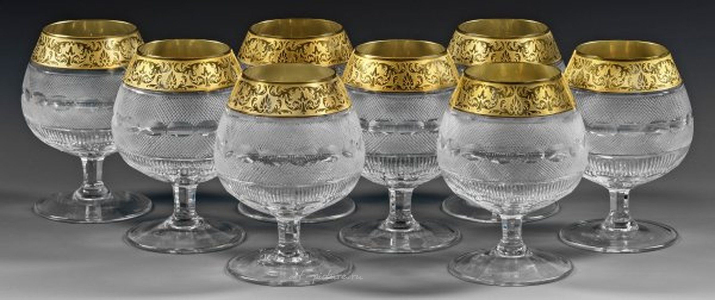 Набор из восьми коньячных бокалов Moser "Splendid Gold".