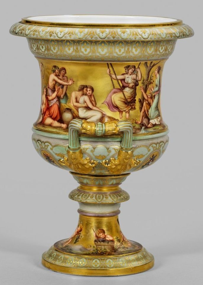 Роскошная ваза Meissen с бакханальскими сценами: описание и история