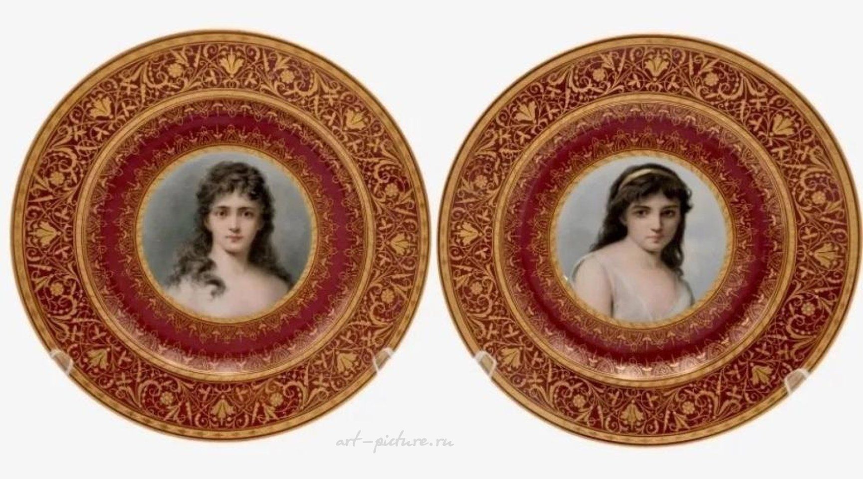 Royal Vienna Porcelain , A PAIR OF ROYAL VIENNA STYLE PORTRAIT PLATES