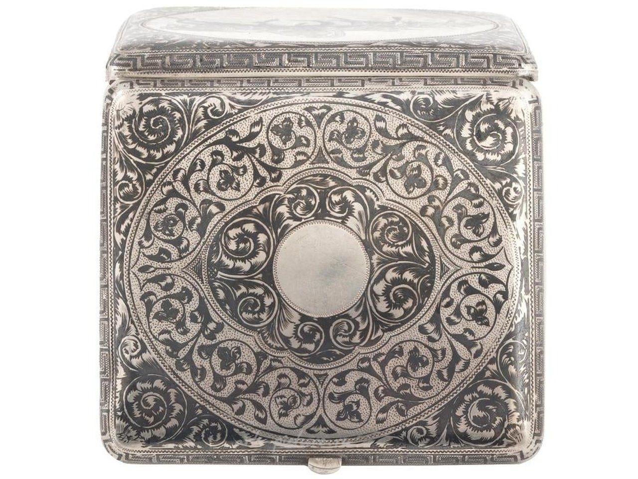 Русское серебро , Серебряный чехол для сигарет с гравировкой в стиле ниелло