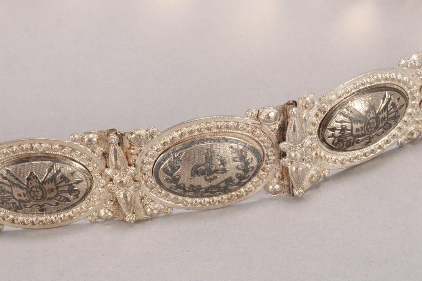 Русское серебро , Русское серебро 19 века с чернью и латунью