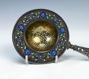 Русская эмаль и серебряный чайный фильтр, 1900 год