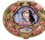 Русская серебряная коробка с эмалью и портретом женщины