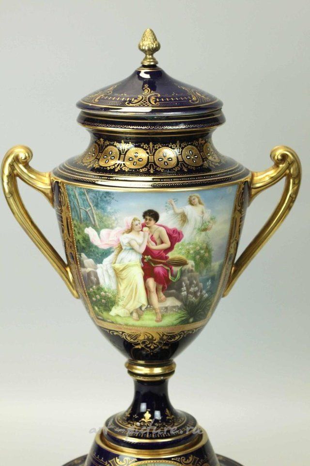 Royal Vienna , Кобальтовая синяя ваза Ройал Вена 19-го века