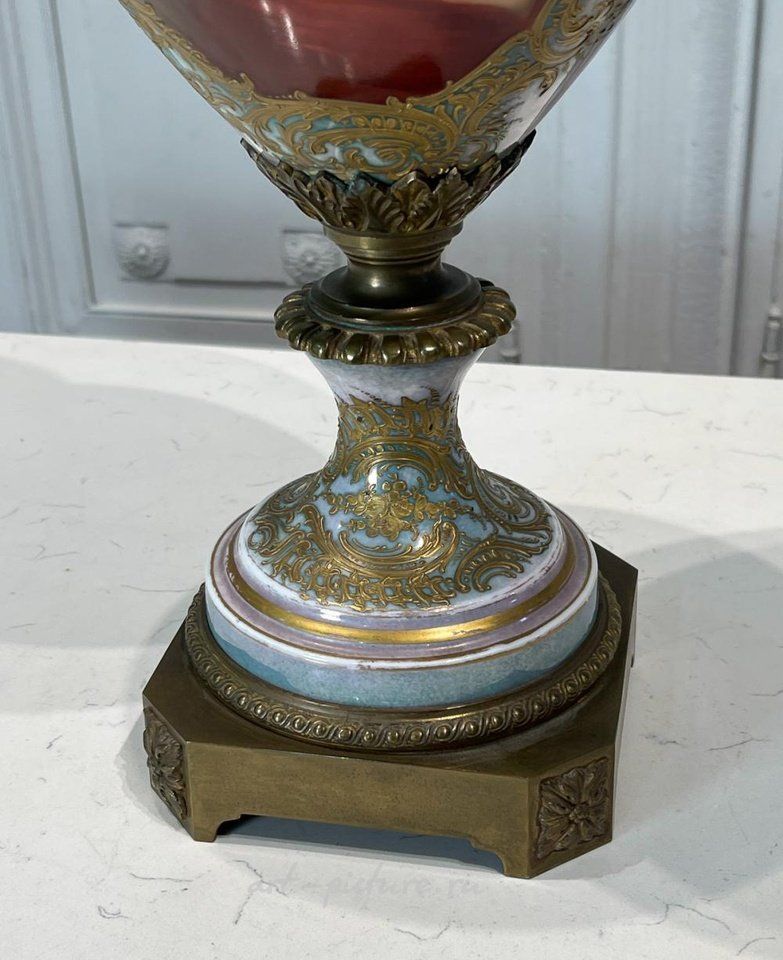 Royal Vienna Porcelain , Vienna Porcelain Urn