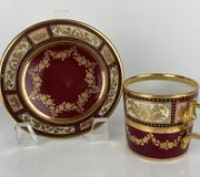 Фарфоровая чашка и блюдце "Royal Vienna" 19 века в хорошем состоянии. Оценка: $500-600.
