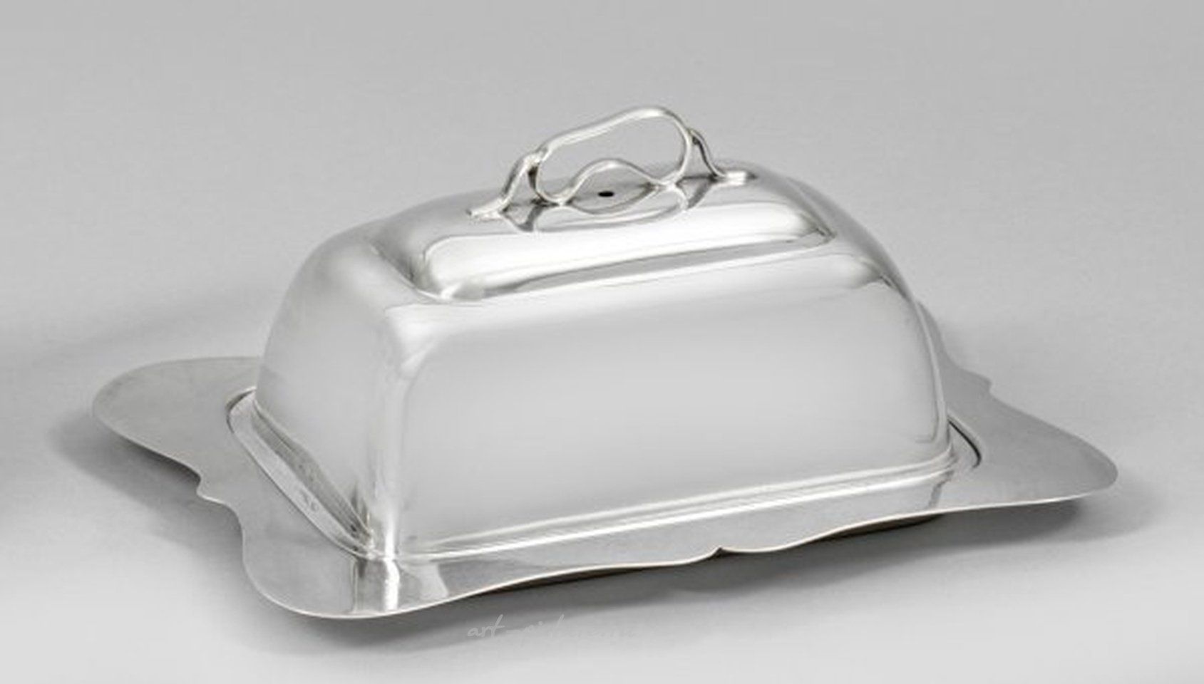 Английская масляница из стерлингового серебра с вставкой из стекла, 1928 г.