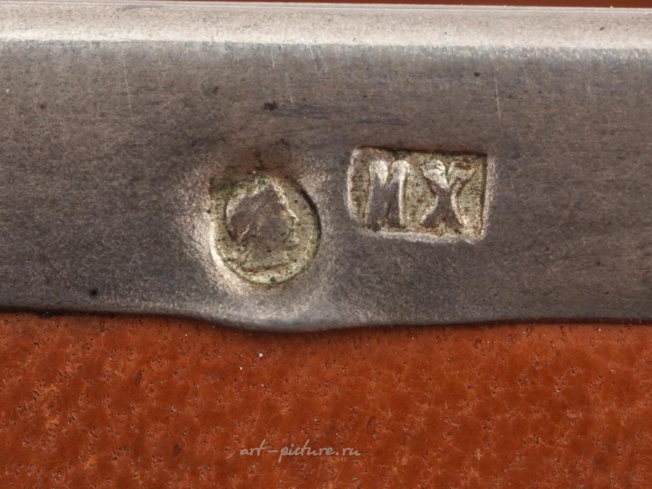 Русское серебро , Серебряная сумочка с гравировкой в императорском русском стиле