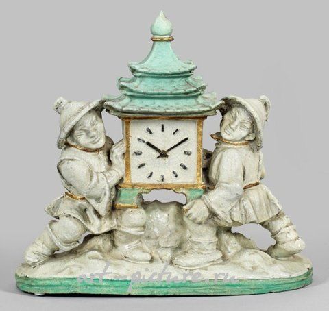 Настольные часы в стиле ар-деко с двумя китайскими фигурками