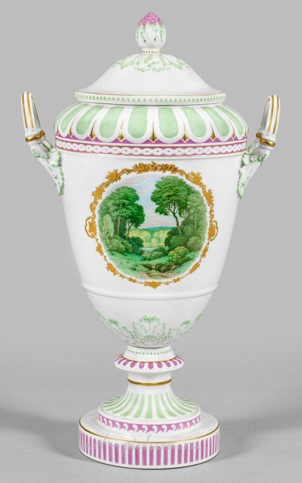 Decorative lid vase with landscape and floral decoration