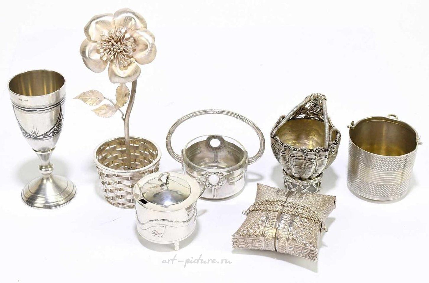 Русское серебро , Коллекция  изделий из серебра и белого металла, в том числе русское позолоченное ведерко