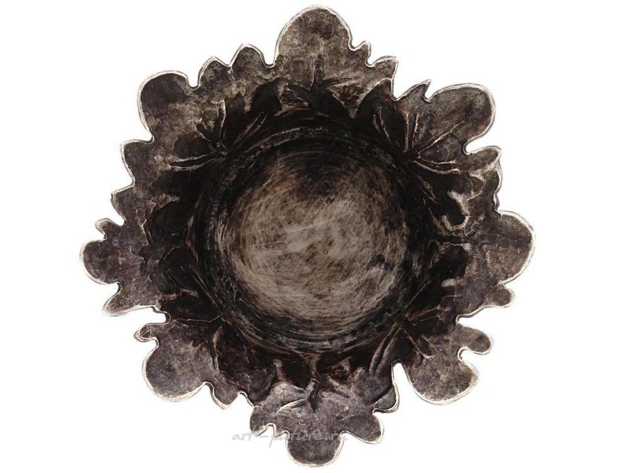 Русское серебро , Подсвечник из серебра с рельефным дизайном листьев дуба