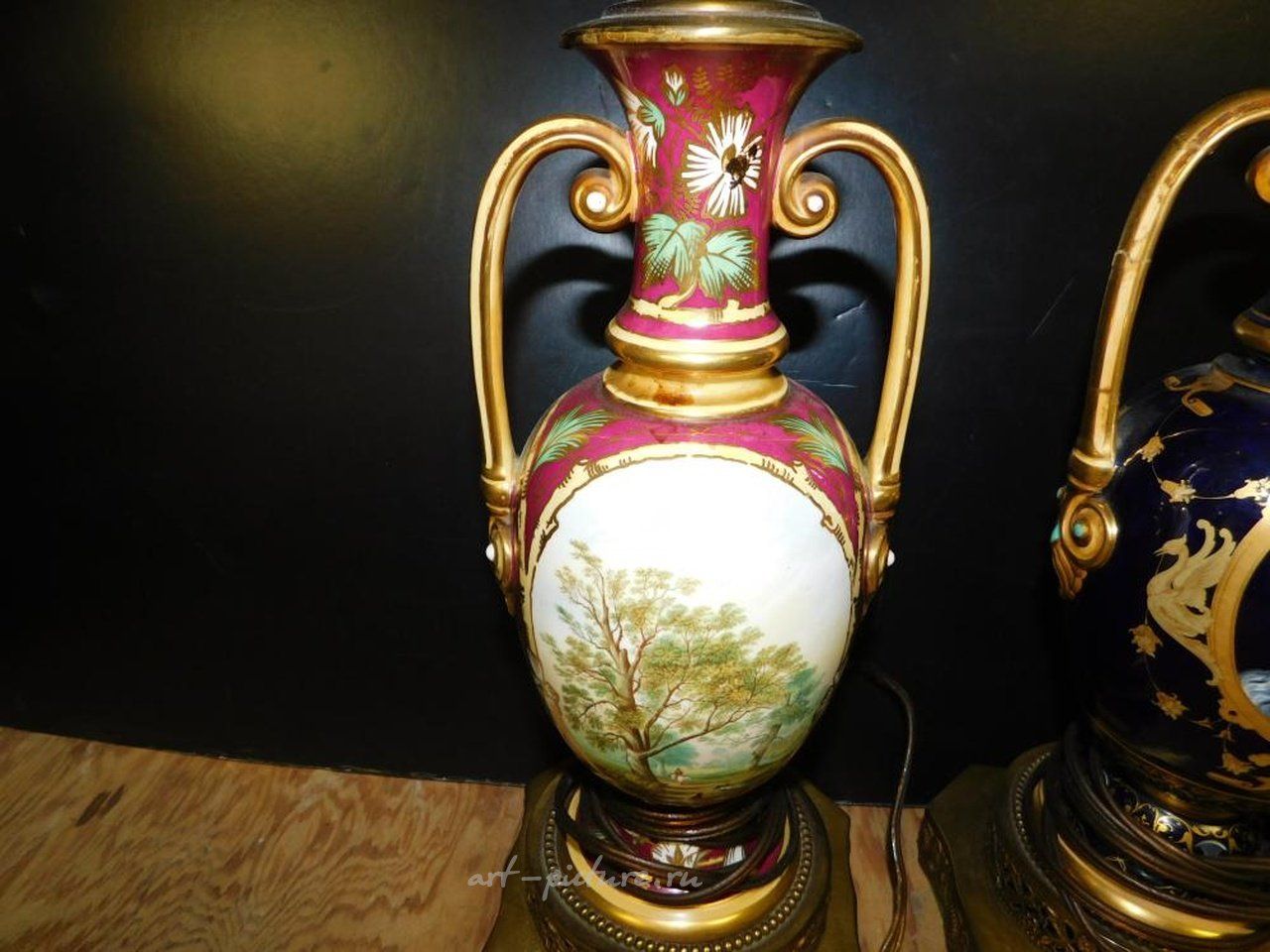 Royal Vienna , Фигурные вазы: ручная работа 19 века, преобразованные в лампы.